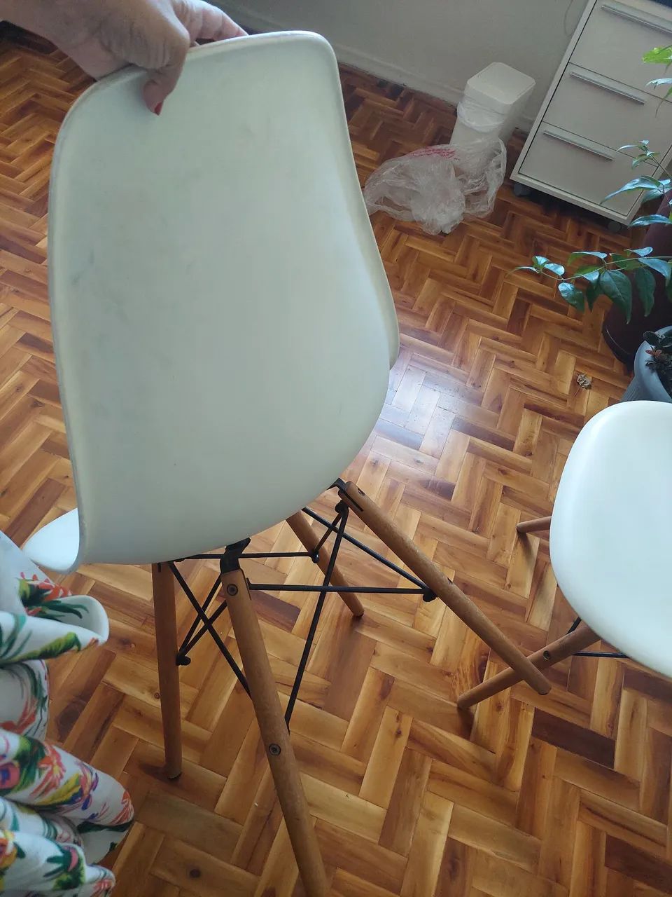 Cadeiras Eames - 2 unidades - Foto 3