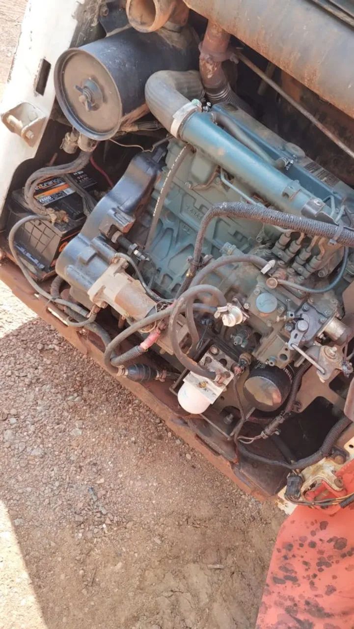 MINI CARREGADEIRA S130 MOTOR KUBOTA ANO 2020 - Foto 4