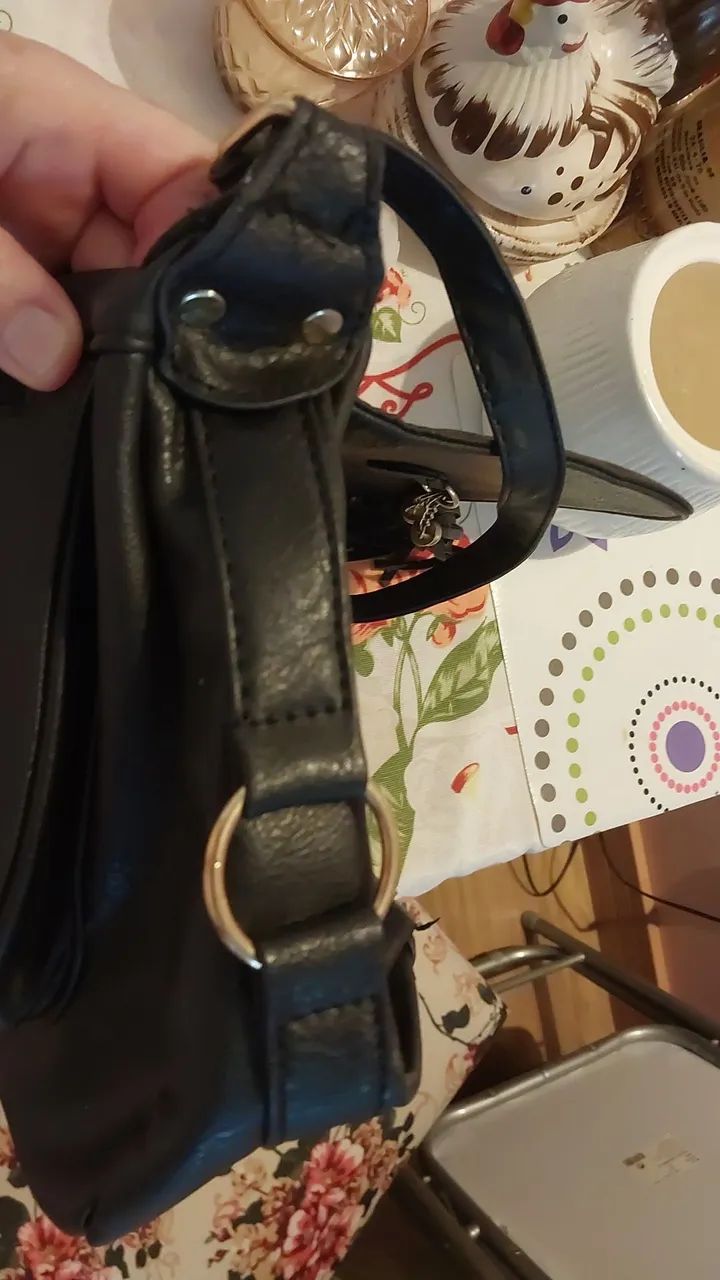 Vendo bolsa feminina preta - Foto 5