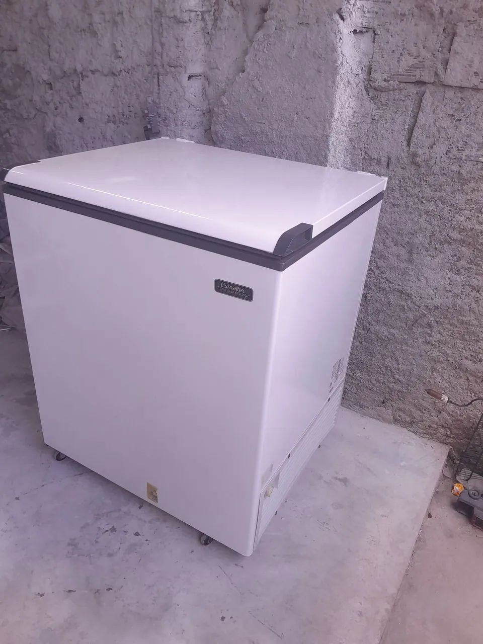 Freezer horizontal esmaltec 215 litros  - Foto 2