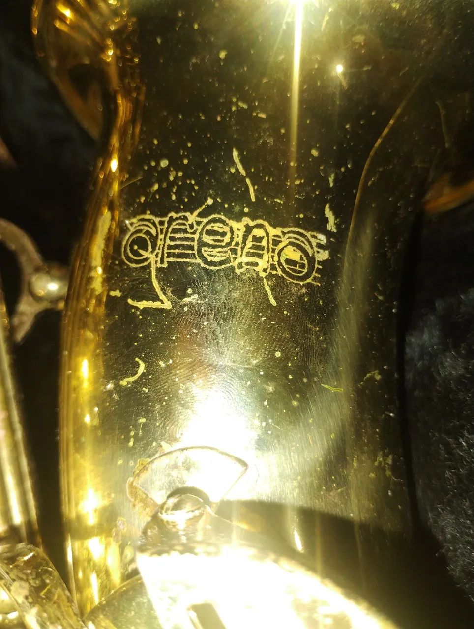 Vendo saxofone ?