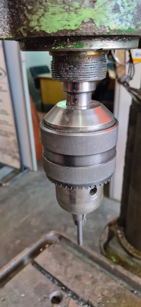 Vendo Furadeira de Coluna Marca Fundoya 