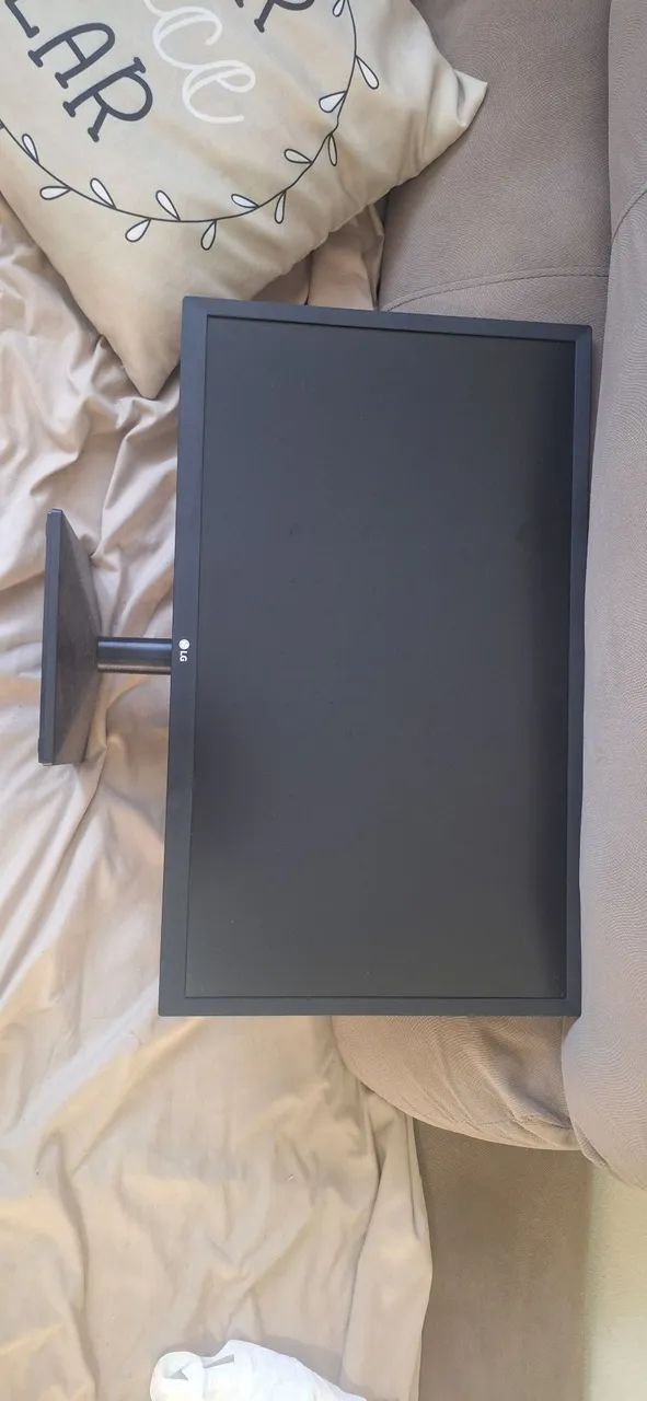  Monitor  LG  vem com o cabo Hdmi e o cabo de força  - Foto 2