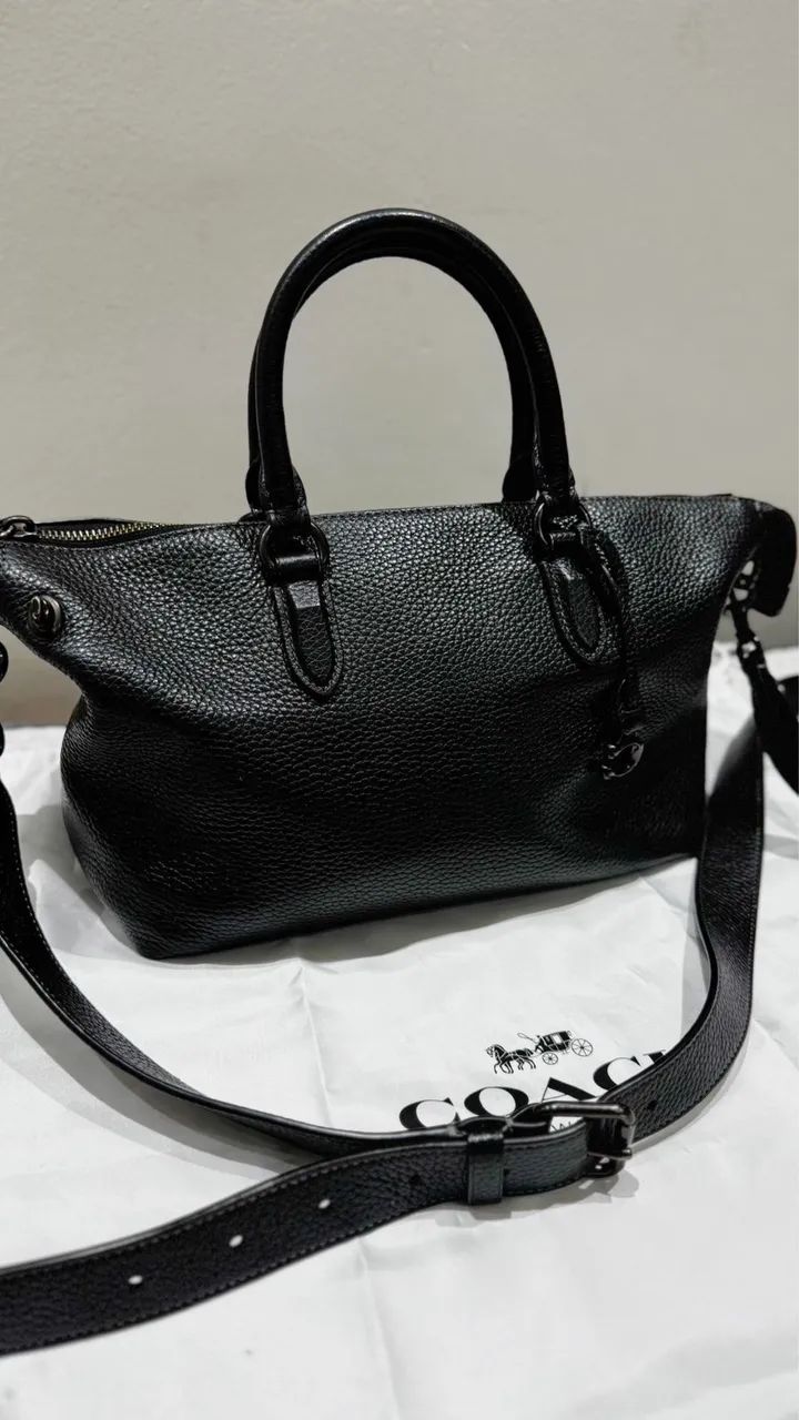 Bolsa Coach preta - clássica , elegante e versátil  - Foto 2