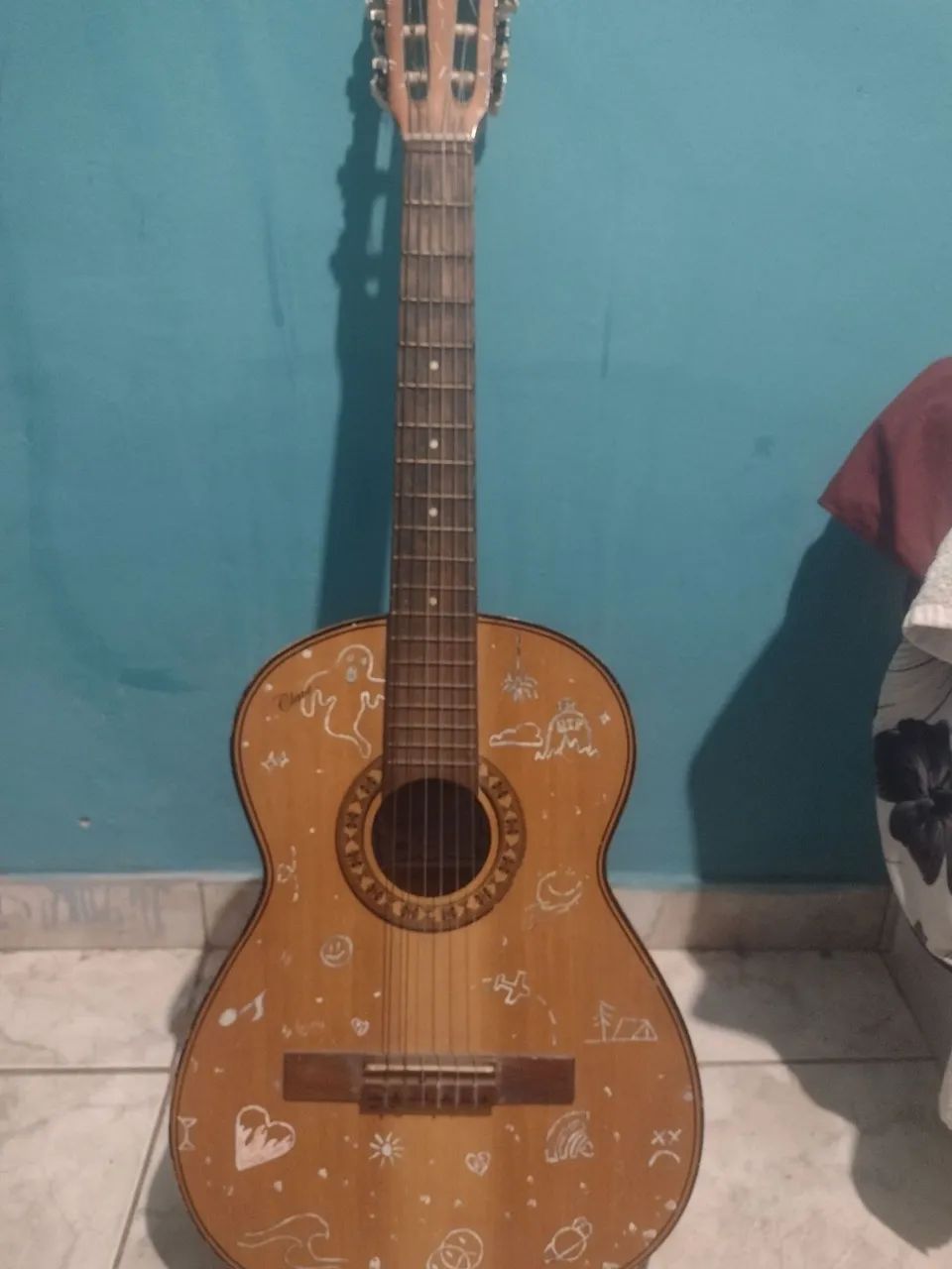 Guitarra para practicar65192842581251121