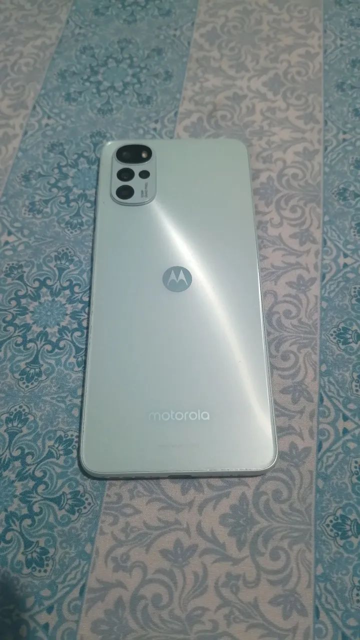 Vendo esse celular  novo 