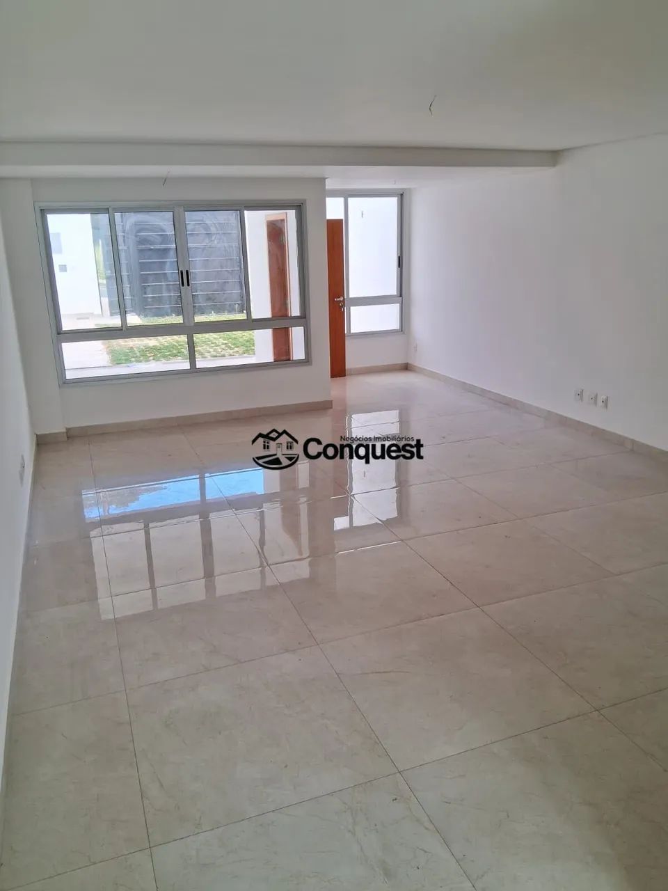 Vendo Casa NOVA Duplex de Alto Padrão com 3 Quartos, Suíte, Varanda e 3 Vagas  Centro de C - Foto 3