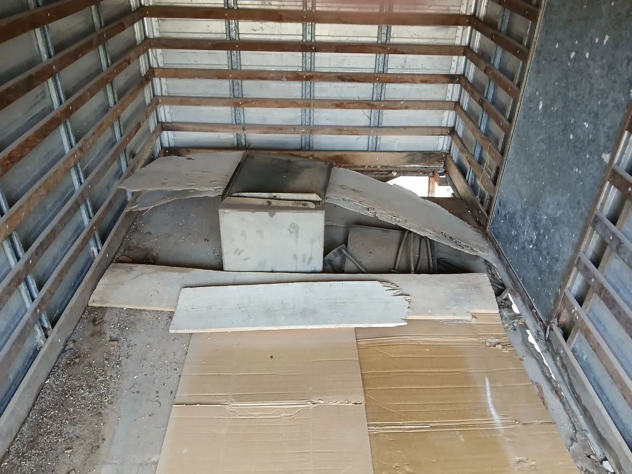 Bau caminhao f4000 - Foto 5