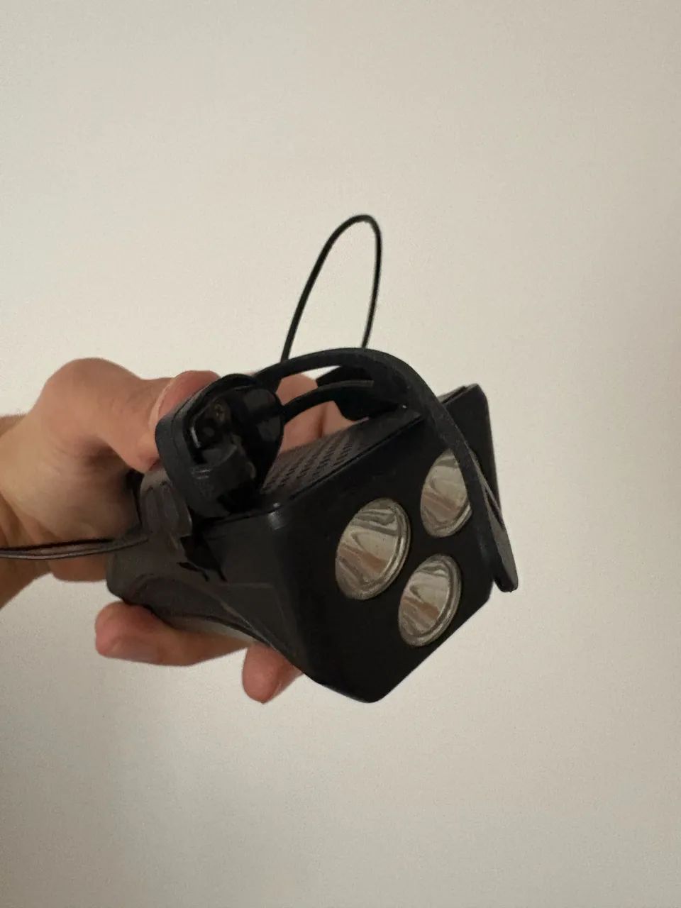 Lanterna Led Para Bicicleta Com Suporte De Celular E Buzina - Foto 4