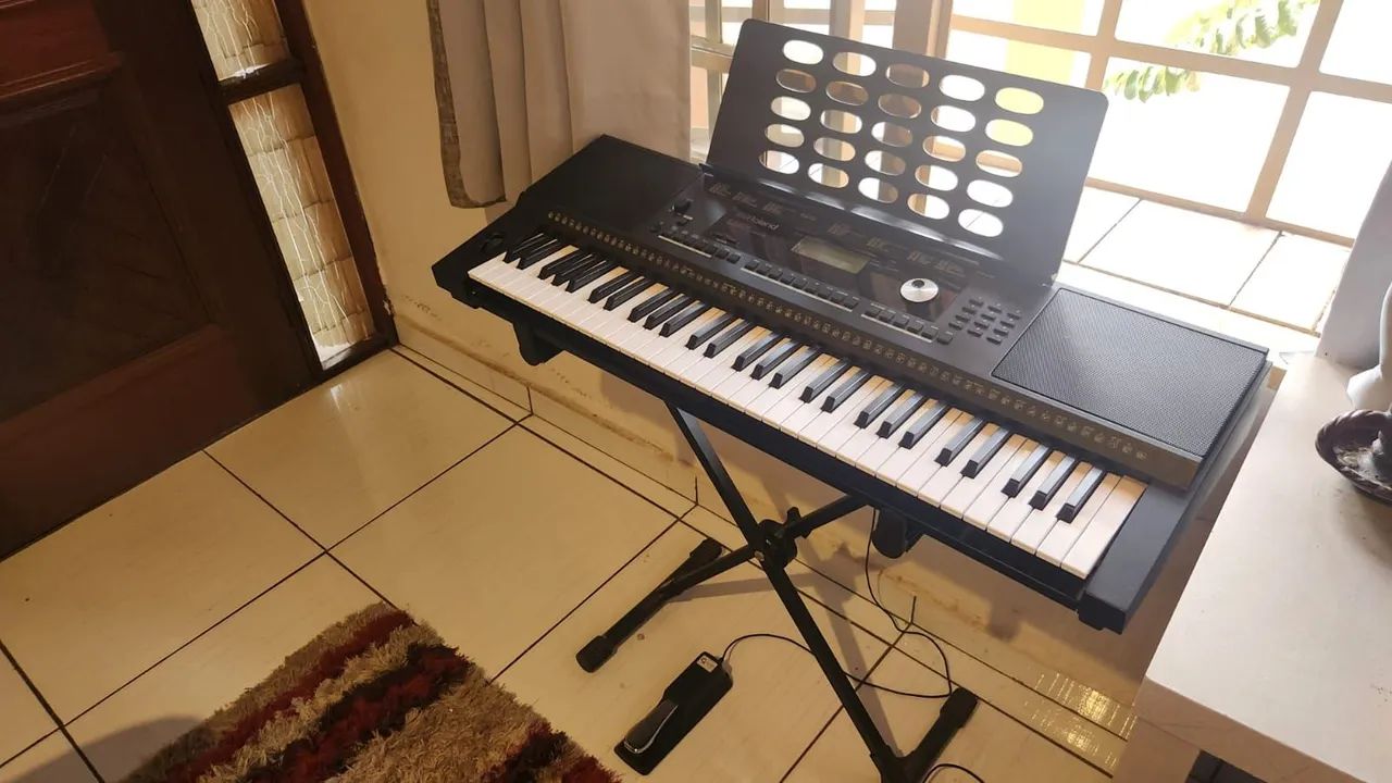 Teclado Arranjador Roland E-X20A 