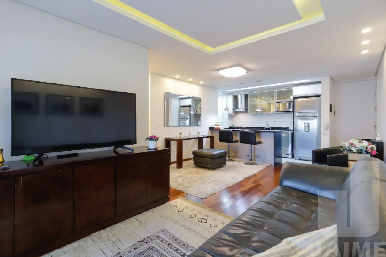 Apartamento com 3 dormitórios sendo 1 suíte e 2 vagas - Água Branca - Foto 2