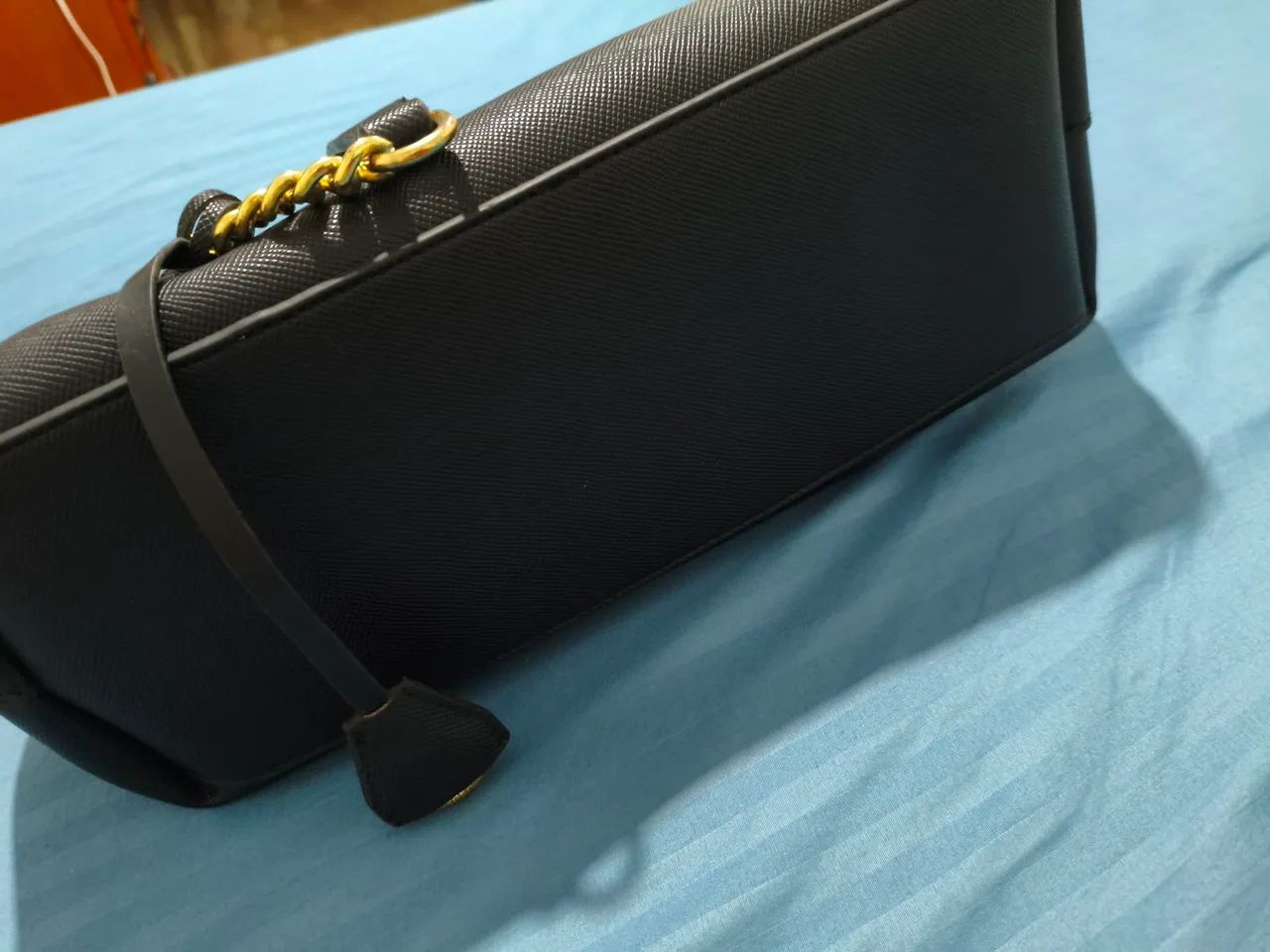 Bolsa com Corrente dourada - Foto 4
