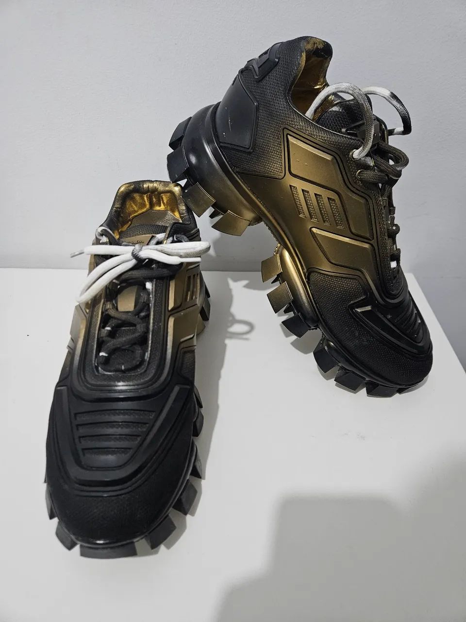 Tênis Prada Cloudbust Thunder Knit Black Gold - Calçados