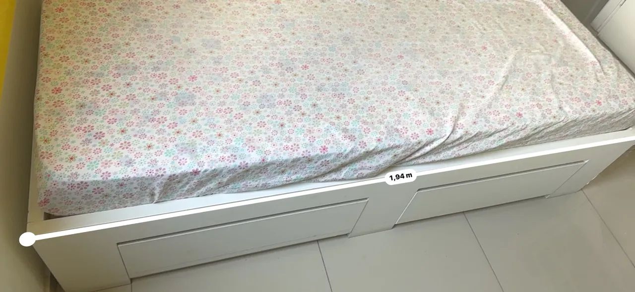 Cama de madeira solteiro 