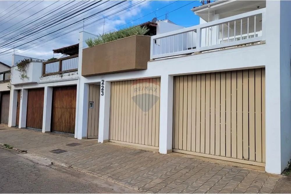 Casa Quatro Quartos com Piscina no Centro de Lavras - Foto 4