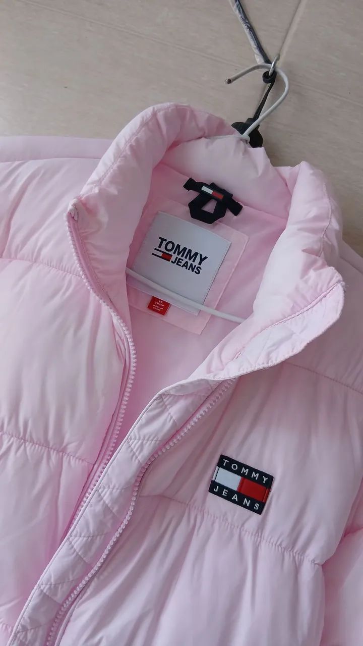 Jaqueta puffer Tommy Jeans rosa - Foto 5