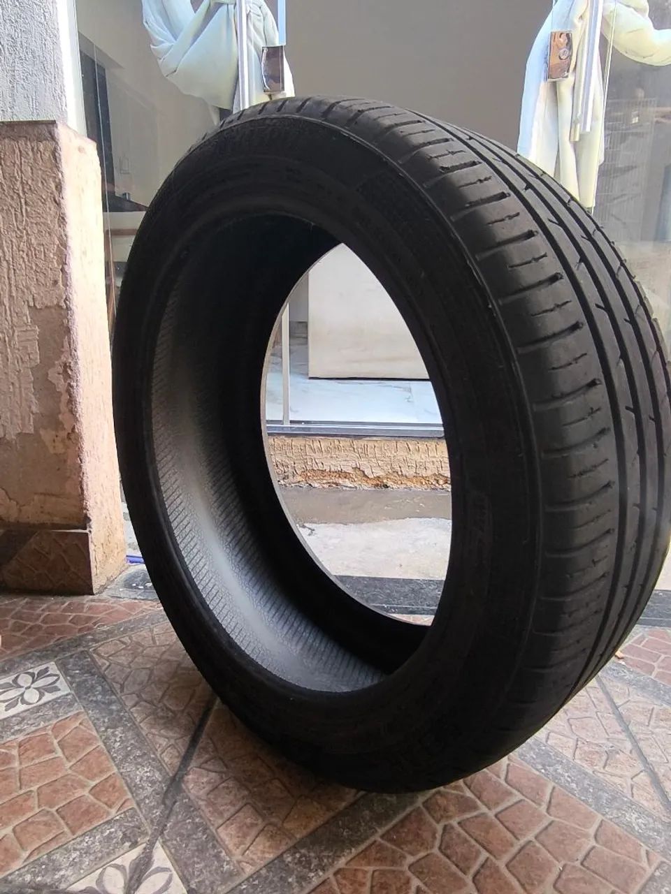 Pneu 205-45-17 - Foto 2