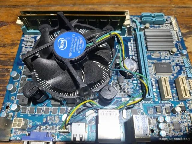 Placa Mãe H61 Gigabyte 6GB Ram Cooler - Foto 2