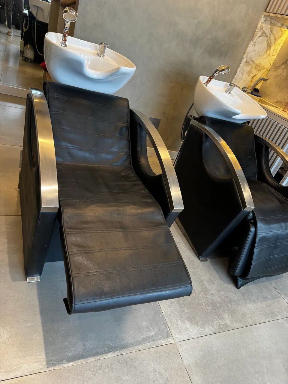 Lavatório heisan  com massageador.. automático 
