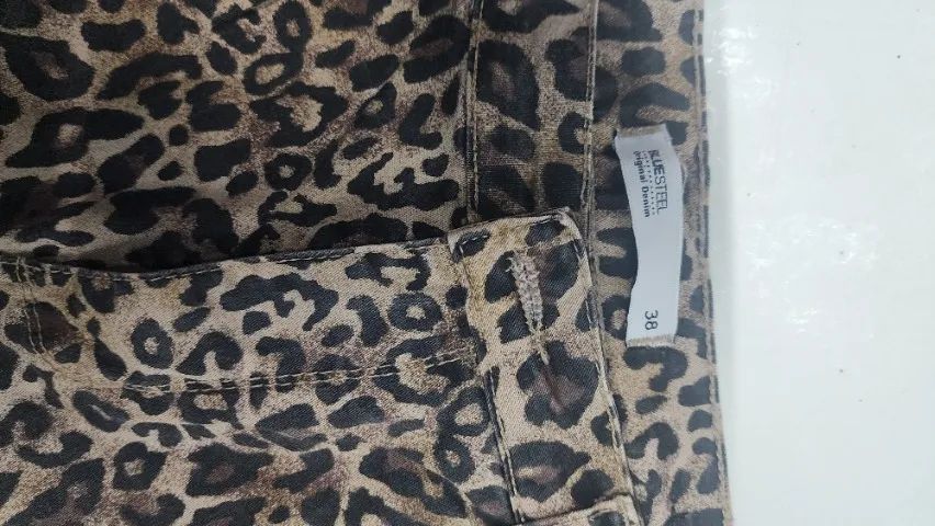 Calça Skin Bluestell oncinha Tam:38 - Foto 2