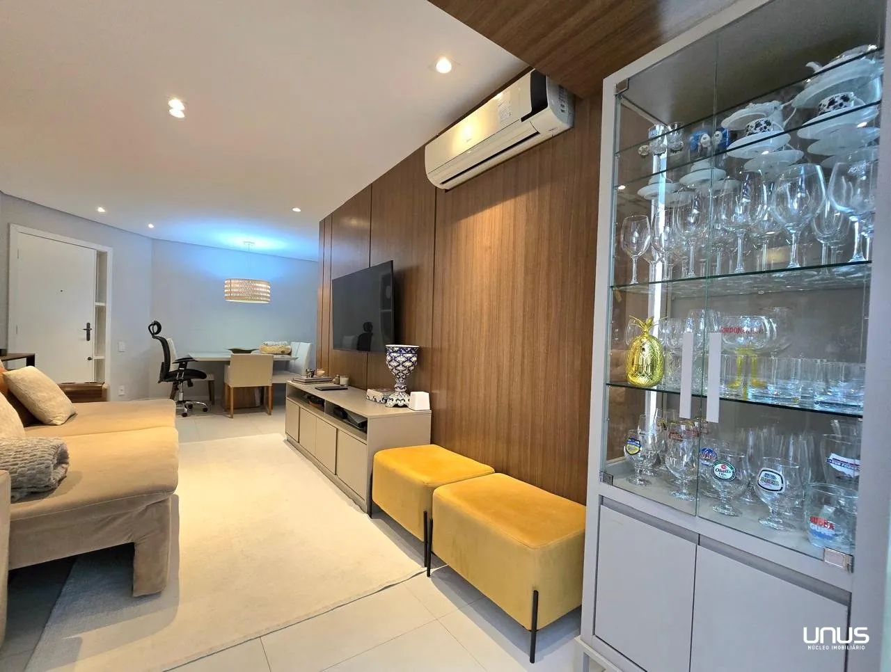 Apartamento com 3 dormitórios sendo 1 suíte no Centro, Florianópolis. - Foto 2