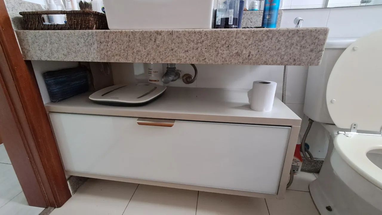 Armário de banheiro