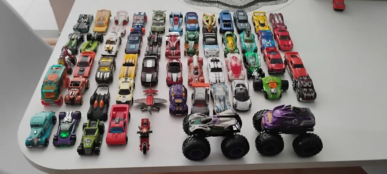 Carro Hotwheels lote.