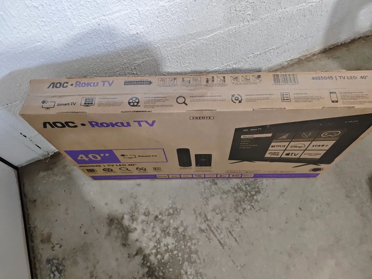 Televisão smart tv AOC ROKU TV nova 