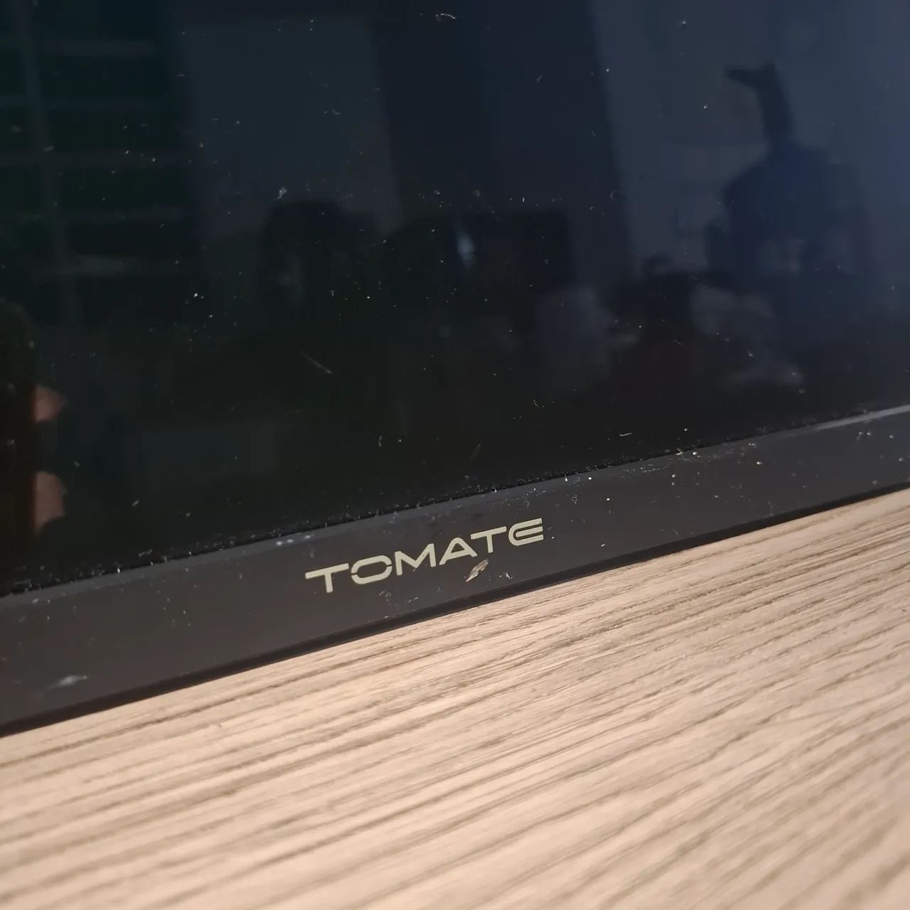 TV Portátil 14 Polegadas Tomate com HDMI e Controle - Seminova - Foto 4