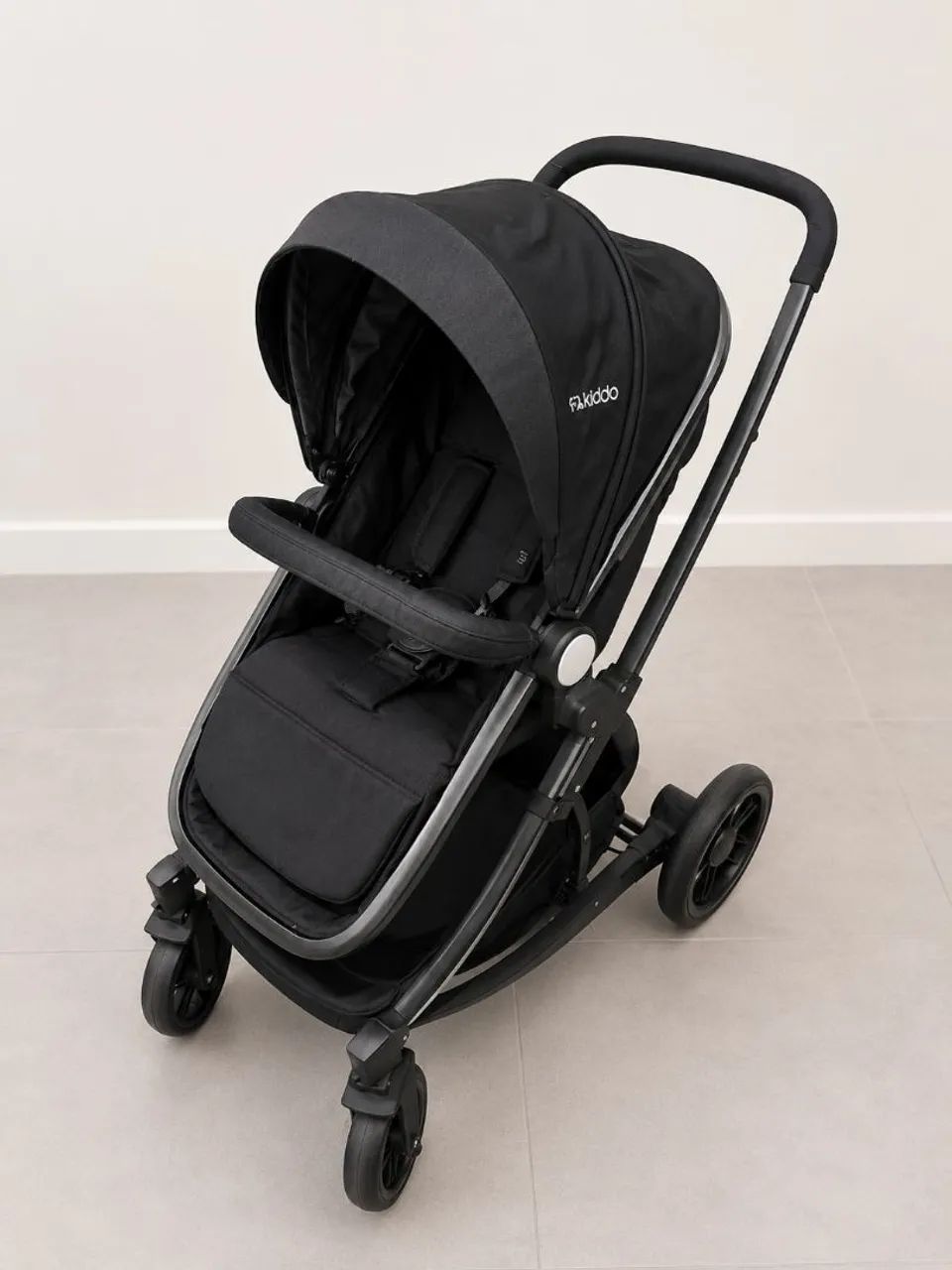 Carrinho de bebê com Moisés e bebê conforto Kiddo   - Foto 2