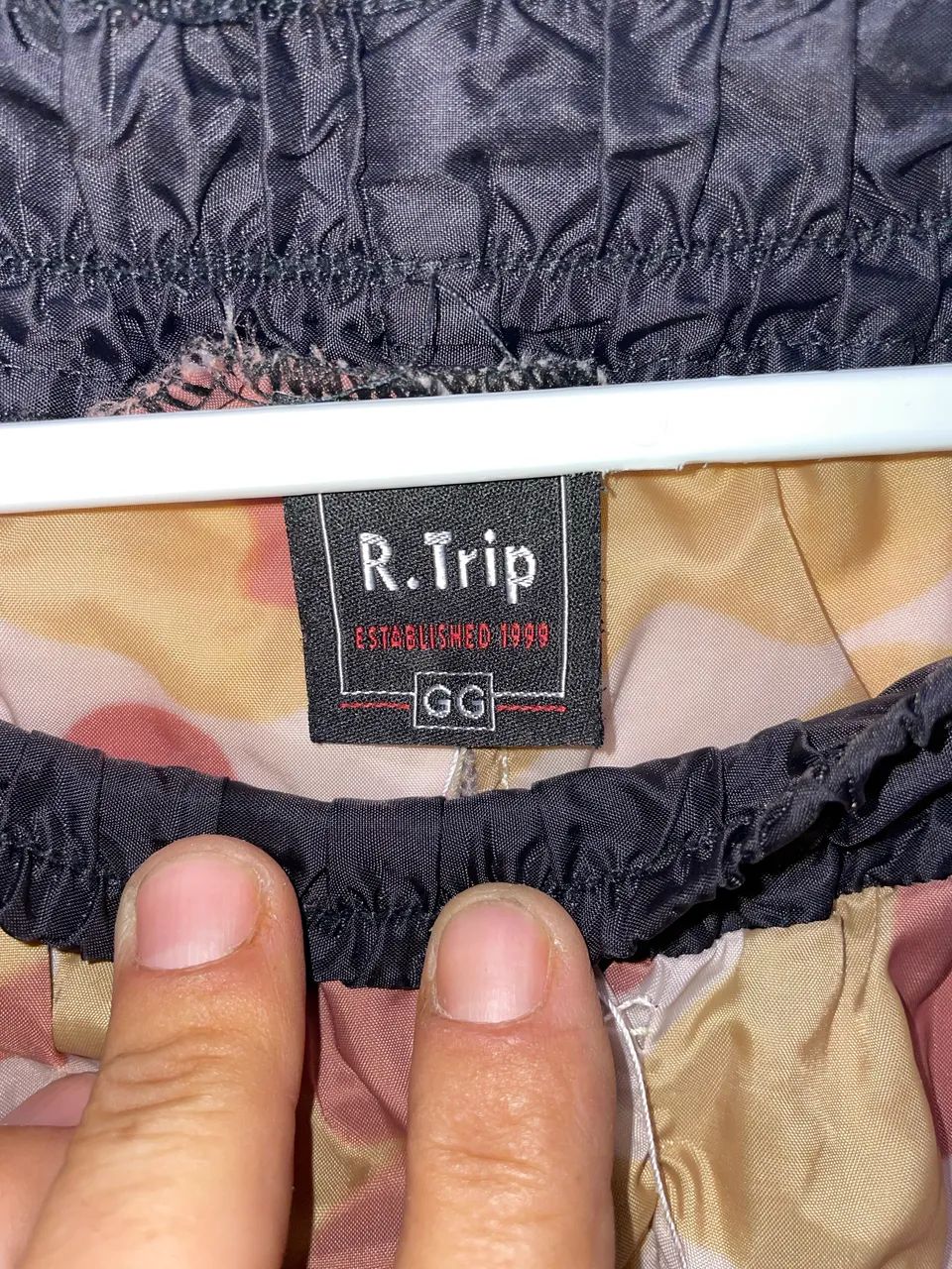Calça vintage de náilon camuflada  - Foto 3