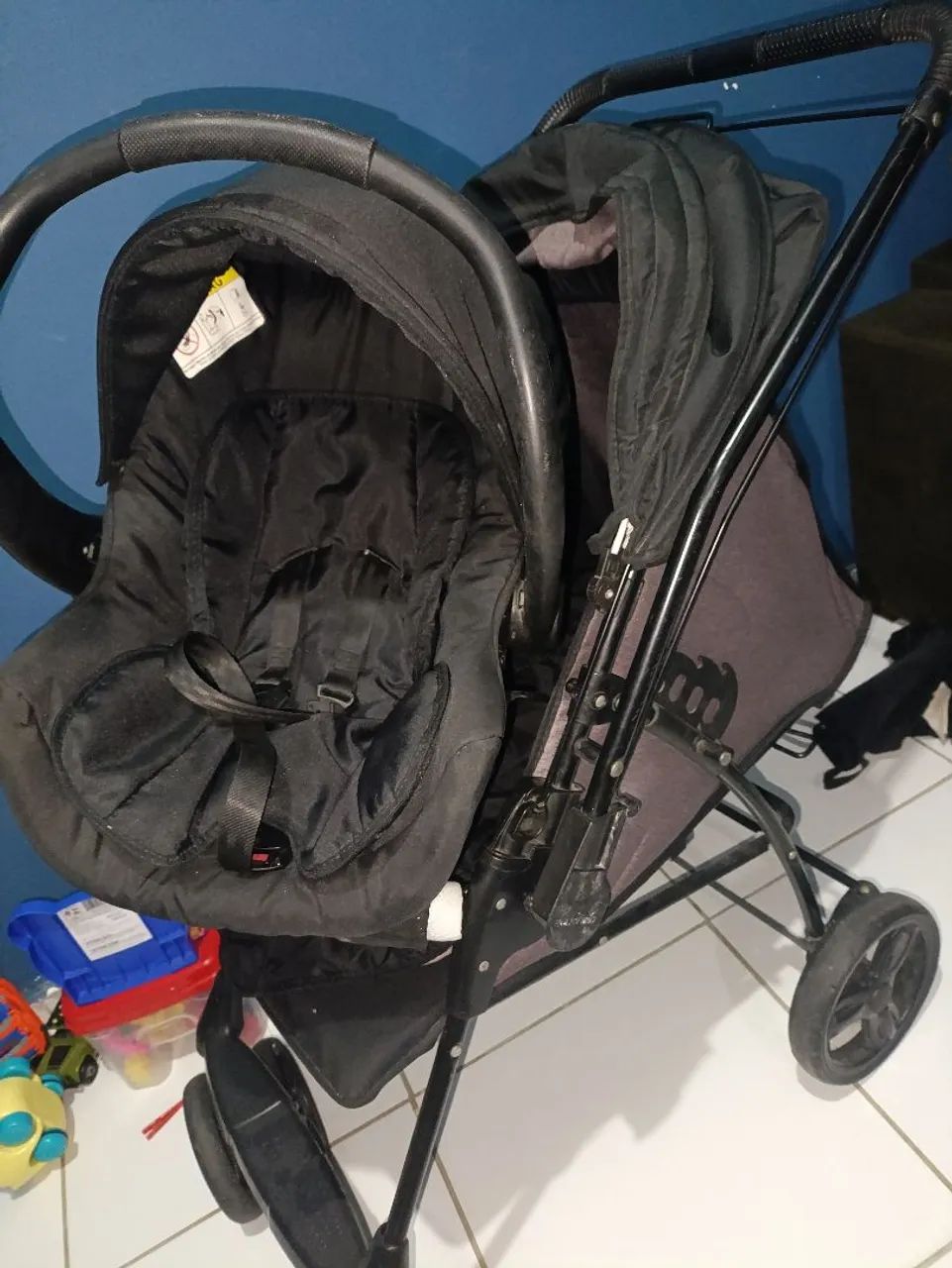 Carrinho e bebê conforto 