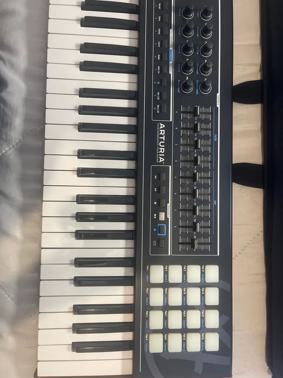 Controladora 49 teclas Arturia  - Foto 5