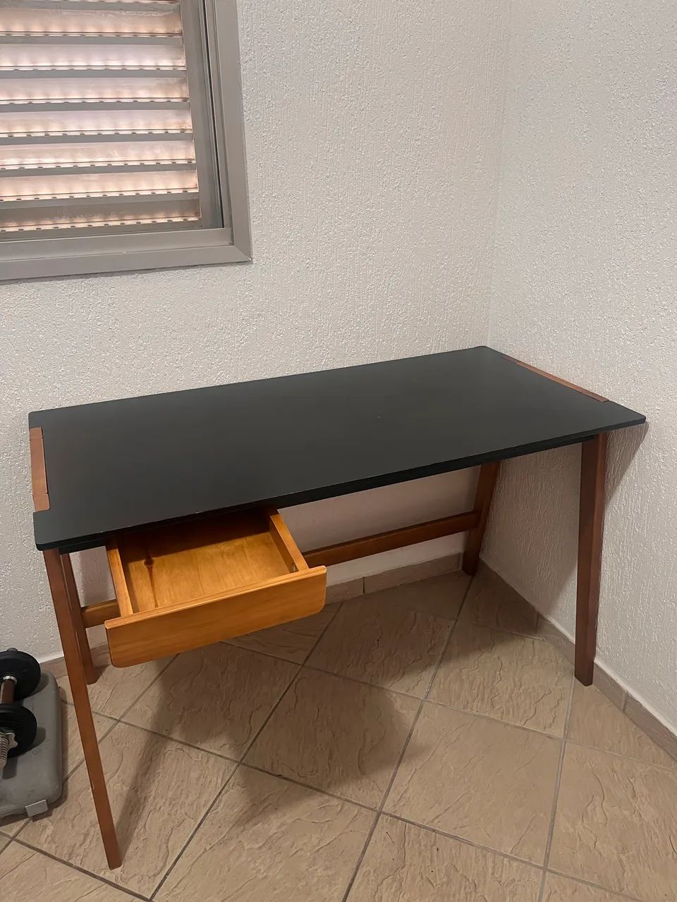 Mesa Escrivaninha Industrial Preto com Madeira - Foto 2