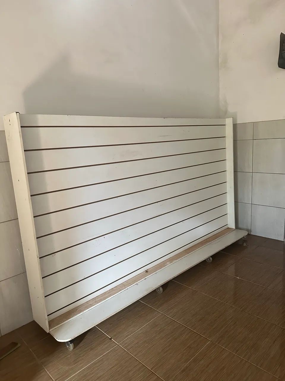 Painel canaletado com rodinhas  - Foto 2