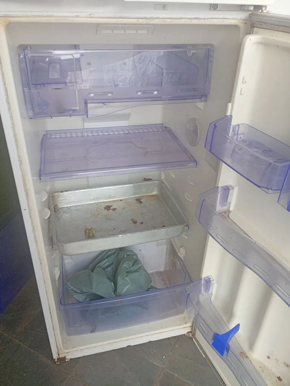 Vendo geladeira com defeito  - Foto 3