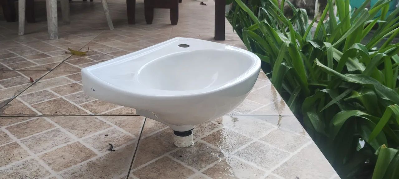 VENDO PIA SUSPENSA SEMI NOVA - R$ 60,00 - Foto 3