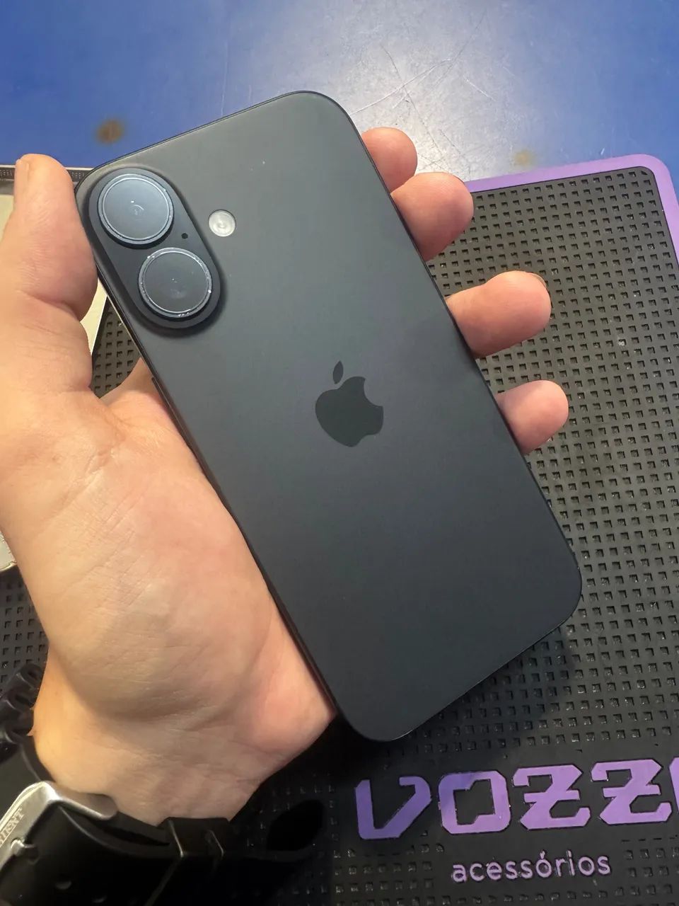 iPhone 16 