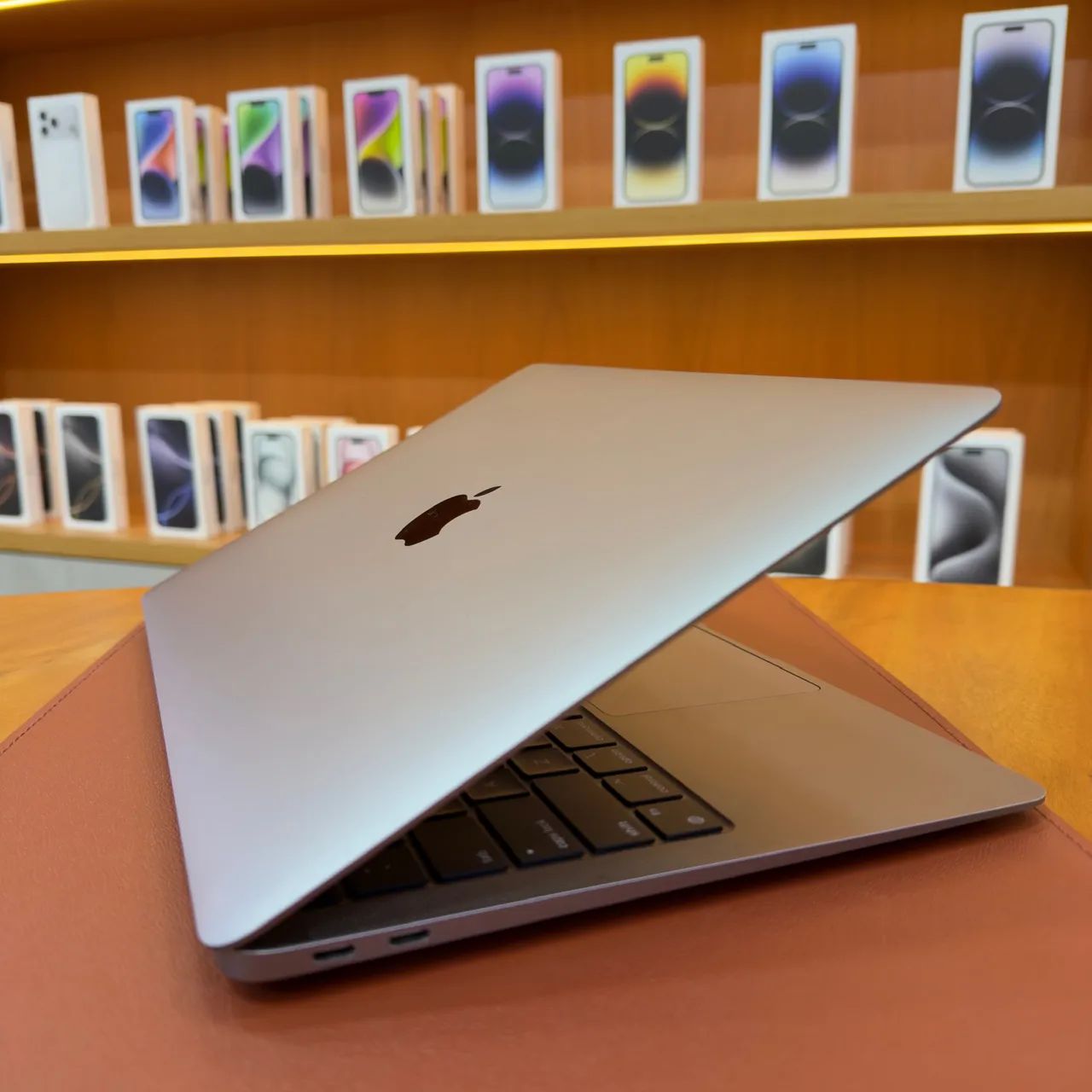 MACBOOK AIR M1 CINZA ESPACIAL 13,3 POL. 8GB RAM 256GB SSD