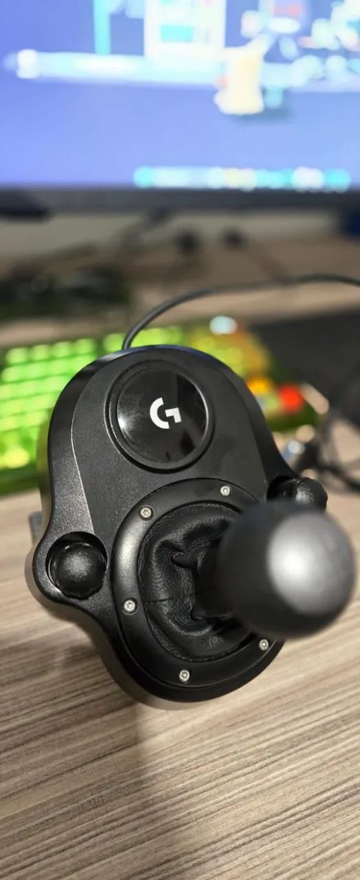 Câmbio Logitech G Driving Force - Compatível com Volantes Logitech G29, G920 e G923 - Foto 2