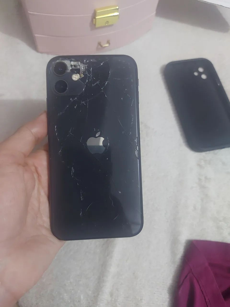 Iphone 11 traseira quebrada, mas funcionando  - Foto 4