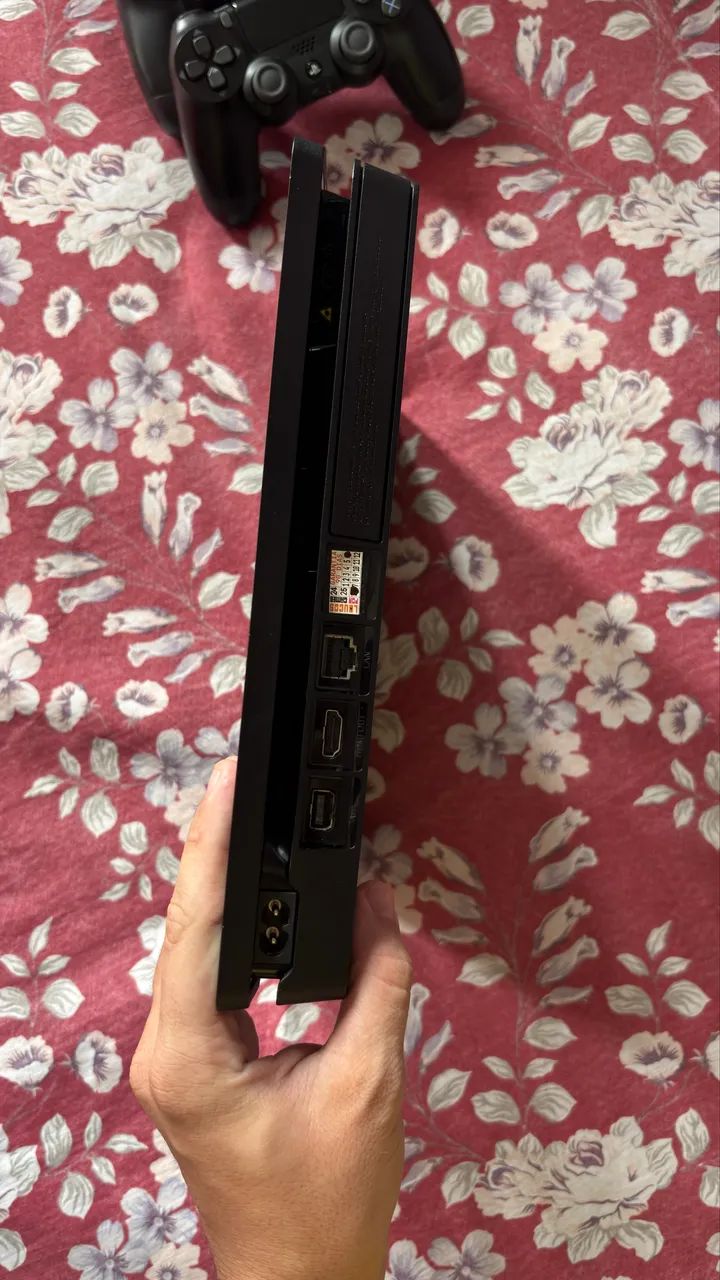 PS4 1TB (2 controles + jogos) - Foto 2