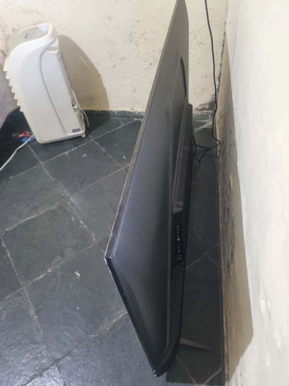 Tv com tela quebrada  - Foto 3