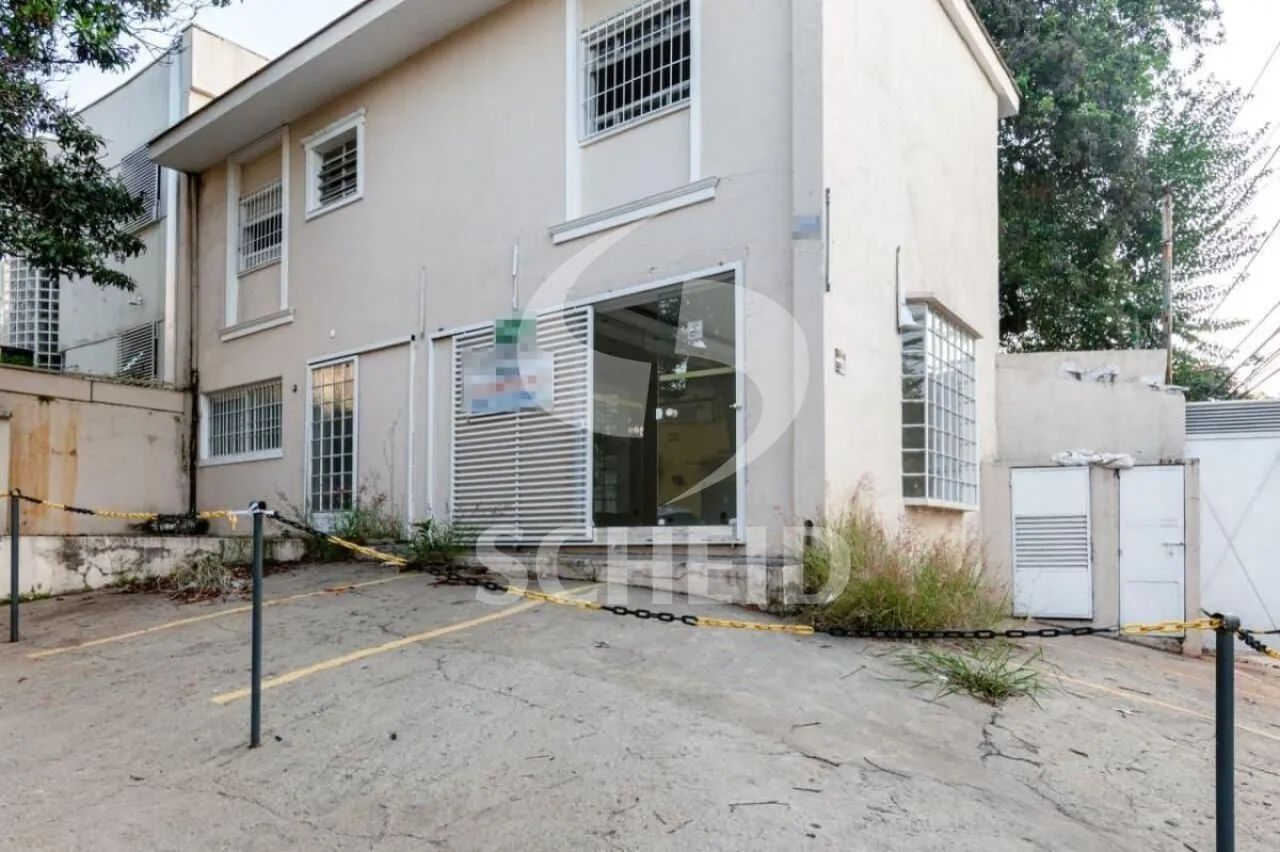 Casa comercial a venda de 180,00m² útil, com 6 salas e 5 vagas no Campo Belo !