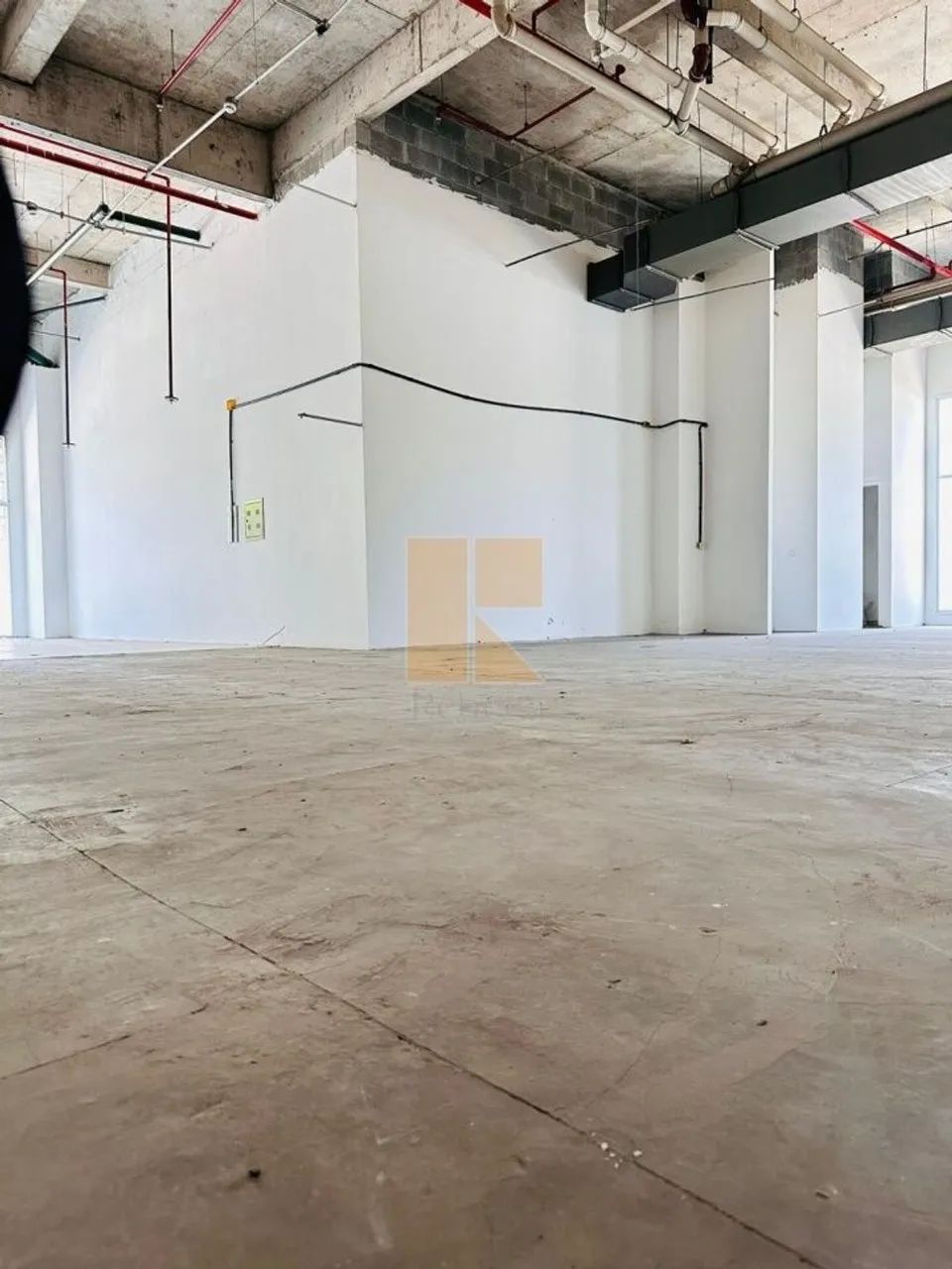 linda loja localizada em moderno empreendimento , com amplo leque de opçoes - Foto 3