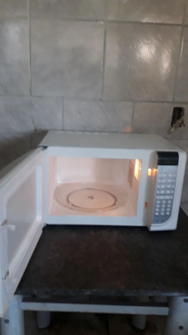 Microondas Electrolux 30 litros funcionando perfeitamente.  - Foto 4