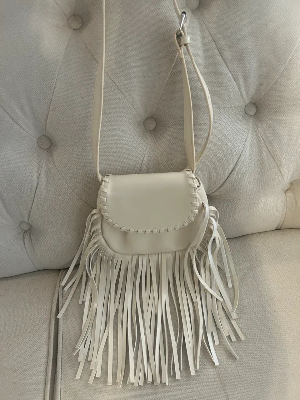 Vendo bolsa branca de franja 