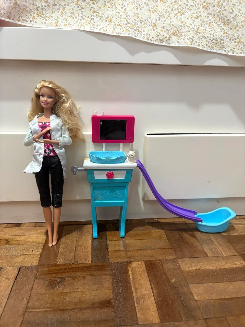 Barbie veterinária 