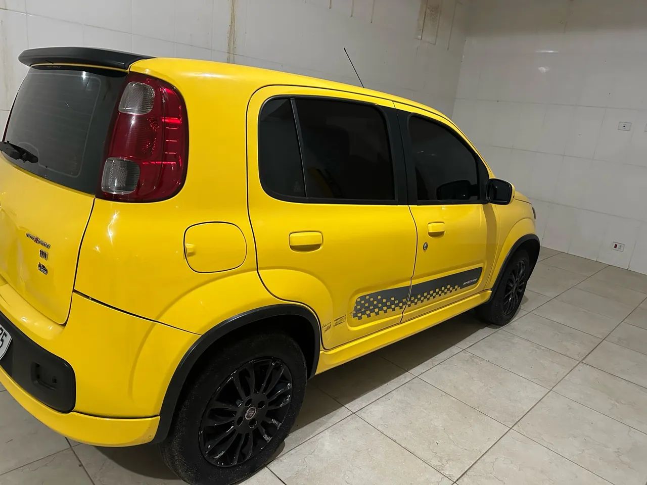 Fiat Uno Sporting 1.4 EVO Fire Flex 8V 4P 2013 - Foto 4