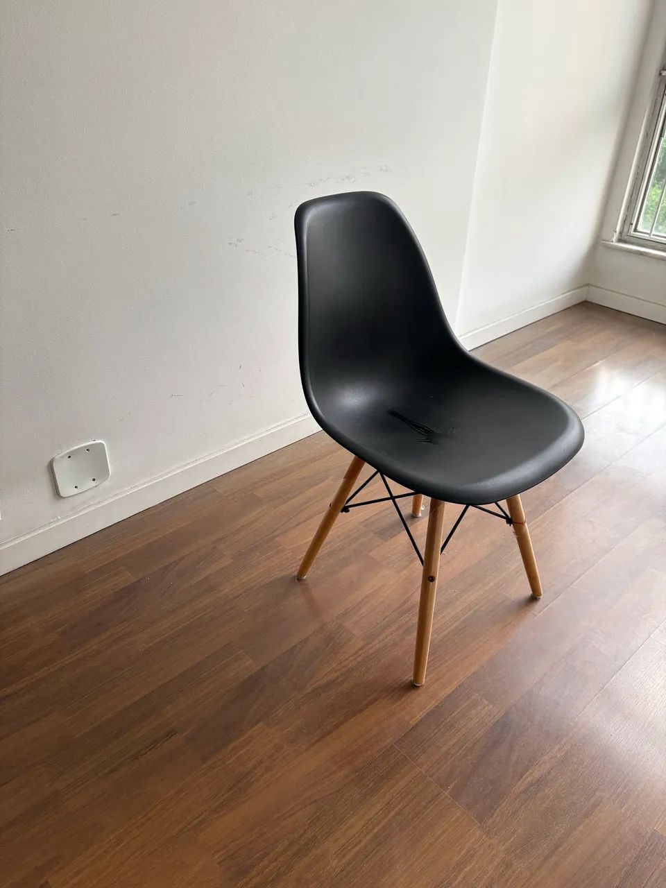 Cadeira EAMES - Preta - Foto 2